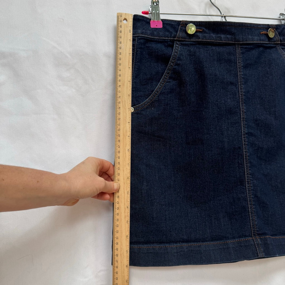 Women's LOFT Blue Denim Mini Skirt with Gold Buttons / pockets Size 4 - Picture 5 of 6